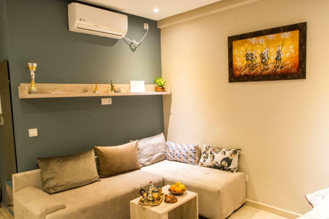 Apartament Beau Studio, Cozy, Quartier Vivant, Proche De Tous Wadżda Zewnętrze zdjęcie